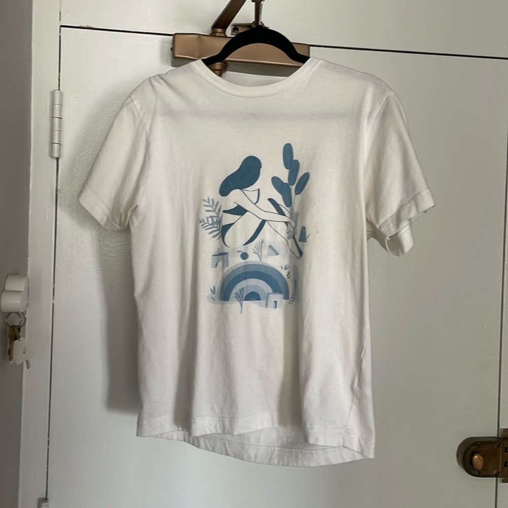 Graphic tee